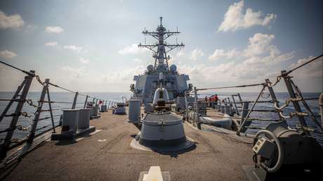 Un destructor de EE.UU. intercepta misiles y drones lanzados desde Yemen "potencialmente hacia objetivos en Israel"