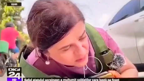 VIDEO: Periodista describe un presunto ataque a Israel tirada en el suelo mientras transeúntes caminan tranquilos