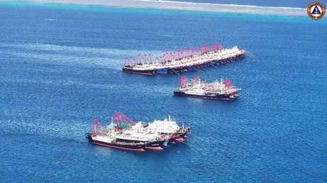 Filipinas vigila más de 135 naves chinas frente a un arrecife en disputa en el mar de la China Meridional (VIDEO)