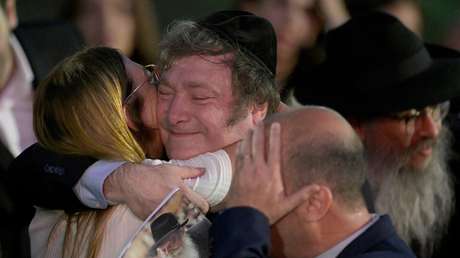 "Mi máxima prioridad es evitar la hiperinflación": Milei tras rifar su último sueldo como diputado