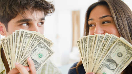 Revelan que la generación Z y los 'millennials' prefieren discutir sus finanzas antes de formalizar una relación