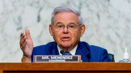 Presentan nuevas acusaciones contra Robert Menendez por recibir sobornos para ayudar a Catar