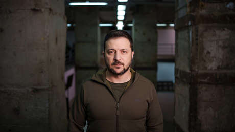 Político opositor ucraniano acusa a Zelenski de convertir al país en un "producto consumible de Occidente"