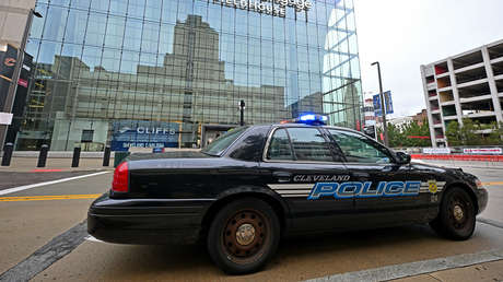 Se acerca tranquilamente a unos policías y les dice que acaba de matar a cinco miembros de su familia