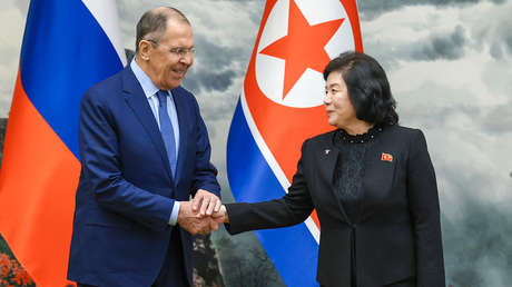 Lavrov mantiene conversaciones con su homóloga norcoreana