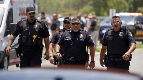 Informe revela "múltiples fallos" en la respuesta policial a mortal tiroteo en una escuela en Texas