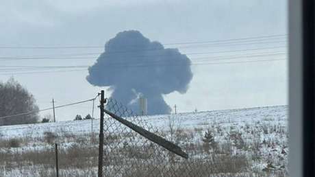 Kremlin tacha de "acto monstruoso" el derribo por parte de Kiev del avión con sus prisioneros de guerra