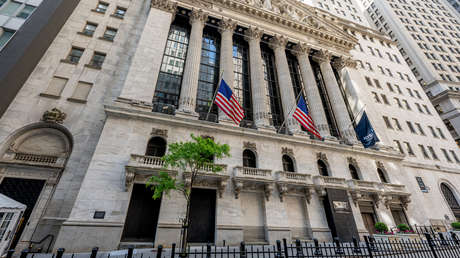 Milei afronta otro revés: bonos argentinos se desploman en Wall Street por fracaso de la 'ley ómnibus'