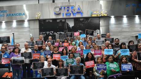 El Gobierno argentino no enviará a las provincias fondos educativos y "peligra el inicio de clases"