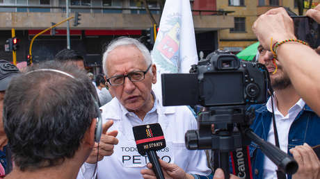 Congresistas colombianos de oposición citan a moción de censura al ministro de Salud