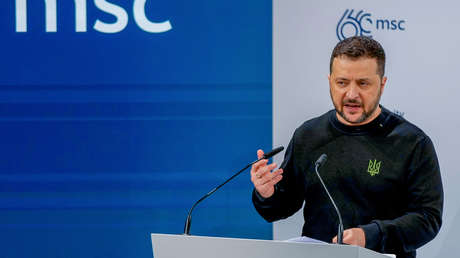 "¿Estamos en la tele?": Zelenski evita comentar el retraso de la ayuda estadounidense