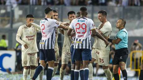 Gobierno de Perú anuncia el cierre de tribunas populares de dos equipos de fútbol tras incidentes