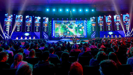 El visitante número 100.000 de la ciudad de los Juegos del Futuro recibe una invitación para ir al cosmódromo ruso Vostochni