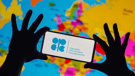 La OPEP+ extiende los recortes de producción de petróleo
