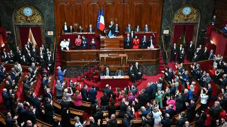 El primer país del mundo introduce el derecho al aborto en su Constitución