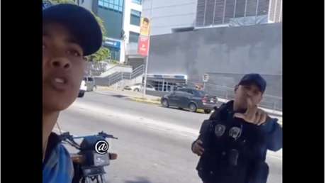 "Vas a amanecer en una bolsa": un falso agente en Venezuela amenaza de muerte a joven por grabarlo