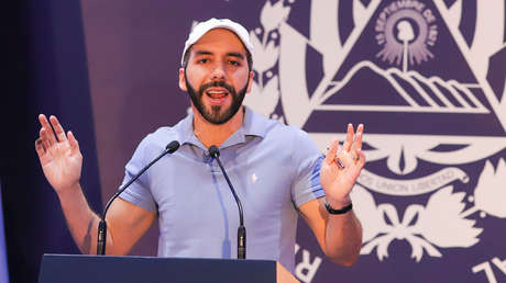 Bukele celebra las 'vacas gordas' del bitcóin con la opacidad intacta