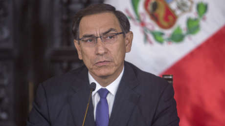 Allanan las casas del expresidente peruano Martín Vizcarra