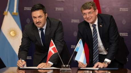 Argentina firma carta de intención con Dinamarca para adquirir aviones de combate