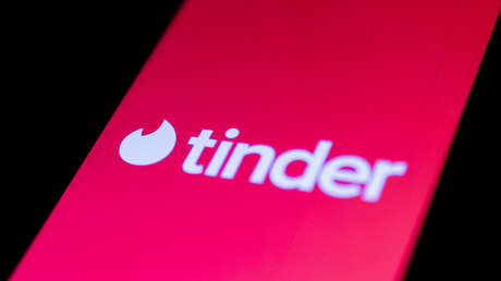 Justicia francesa condena a 18 años de prisión al 'violador de Tinder'