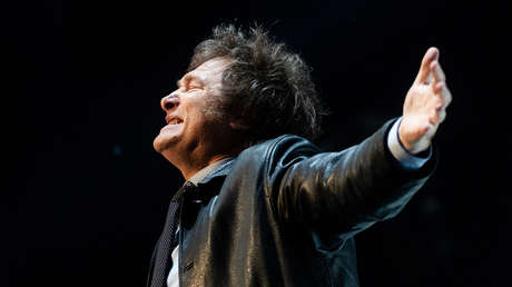 Milei se convierte en "embajador de la luz"