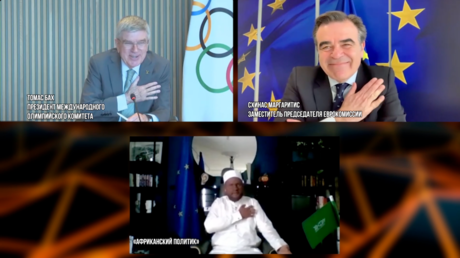 Bromistas rusos hacen rezar al jefe del COI