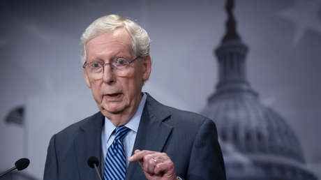 Líder republicano en el Senado arremete contra Tucker Carlson por "demonizar" a Ucrania