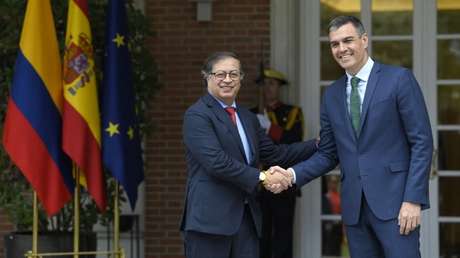 Petro respalda a Sánchez: "La política de la derecha es destruir a las personas"