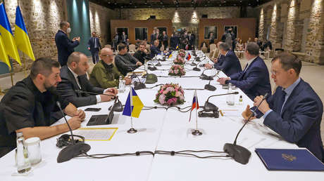 Representante ruso revela detalles de las negociaciones con Ucrania en 2022