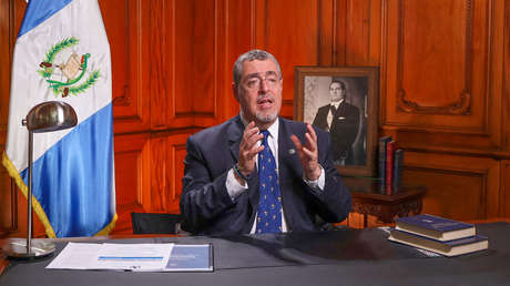 Presidente de Guatemala busca reformar una ley para destituir a la fiscal general