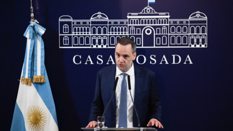 Gobierno de Milei anuncia que descontará el día a empleados estatales que hagan paro