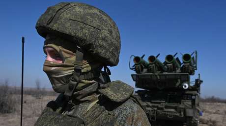 Vicejefe de la Administración Putin: "No hay economía exitosa sin un ejército exitoso"