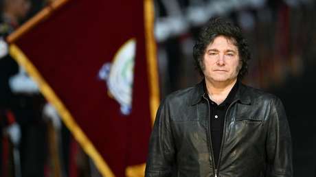 "Me van a tener que sacar muerto": Milei denuncia a la oposición que critica el ajuste fiscal