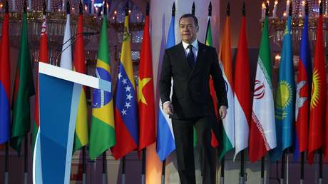 Medvédev: "Se acabó el tiempo de las potencias coloniales"