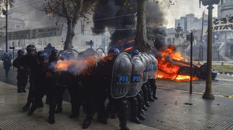 Detenidos y denuncias internacionales: sigue la crisis a una semana de la represión en Argentina