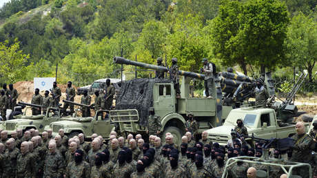 AP: Miles de combatientes apoyados por Irán se ofrecen a Hezbolá para combatir a Israel