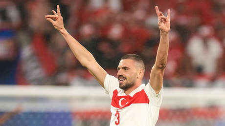 Alemania convoca al embajador de Turquía por el 'saludo del lobo' de un futbolista turco