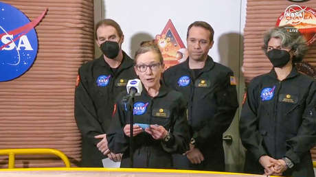 Cuatro humanos 'regresan de Marte' (VIDEO)