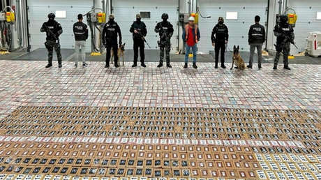 Ecuador incauta toneladas de cocaína que serían enviadas a Alemania escondidas entre bananos