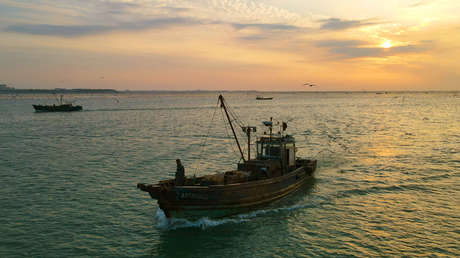 Perú controlará por satélite los barcos extranjeros tras denuncias de pesca ilegal