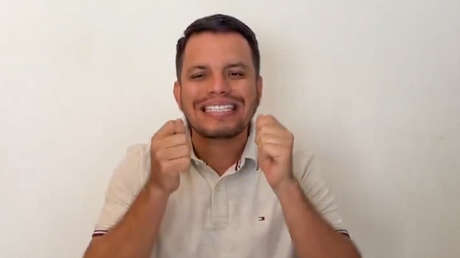 Imputan cargos a exfuncionarios de Colombia por caso de corrupción que salpica al Gobierno