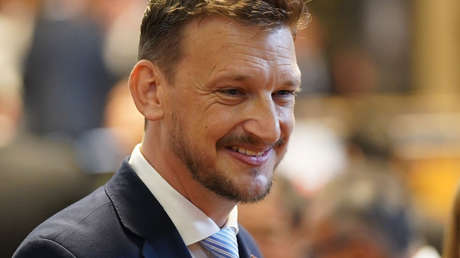 Magia para niños y osos de peluche: el canal de Youtube del diputado argentino acusado de pedofilia