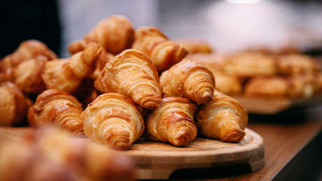 El Gobierno de Milei gasta unos 17.000 dólares en desayunos