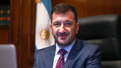 Las horas claves para la 'apetecida' curul del senador argentino detenido en Paraguay