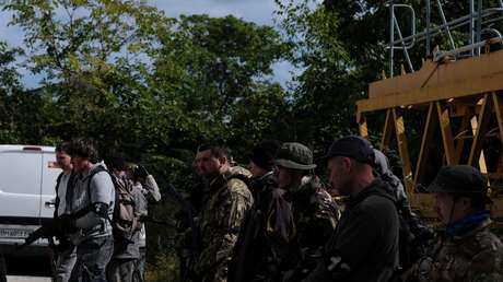 Medios: Reino Unido y Francia evalúan el envío de fuerzas de paz a Ucrania