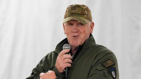 La sencilla respuesta del 'zar de la frontera' de EE.UU. a un arrestado que gritó que "no volvería a Haití"