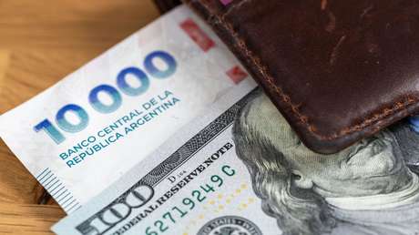 Argentina reduce el ritmo de devaluación mensual: cómo afecta la drástica suba del dólar