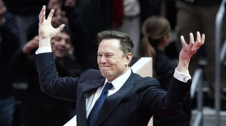 Musk instala camas en su oficina para que sus empleados trabajen hasta altas horas de la noche