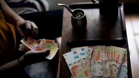 'Beber para olvidar': un hombre invita a tres mujeres a su departamento y amanece sin pertenencias