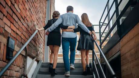 ¿Víctima de 'viudas negras'? Muere un hombre tras subir a su casa a dos mujeres en Buenos Aires